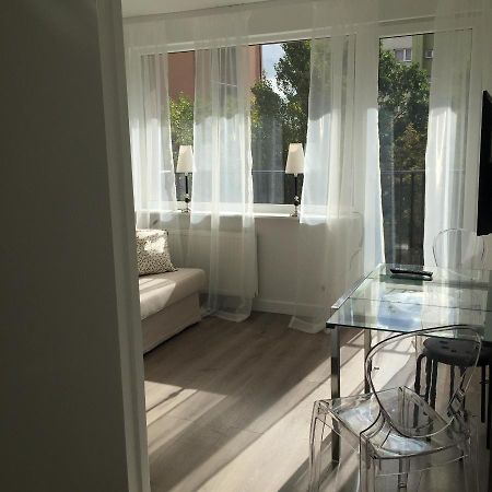 Saska Kepa Suite Warsaw Exterior photo